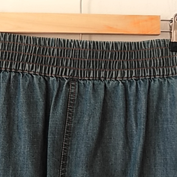 Denim front button skirt NWOT size m - Picture 6 of 8